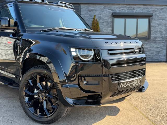 2026 Land Rover Defender 2026MY Defender 110 3.0 D250 S MHEV Hard Top SUV Auto Commercial MA-SV Styling Pack