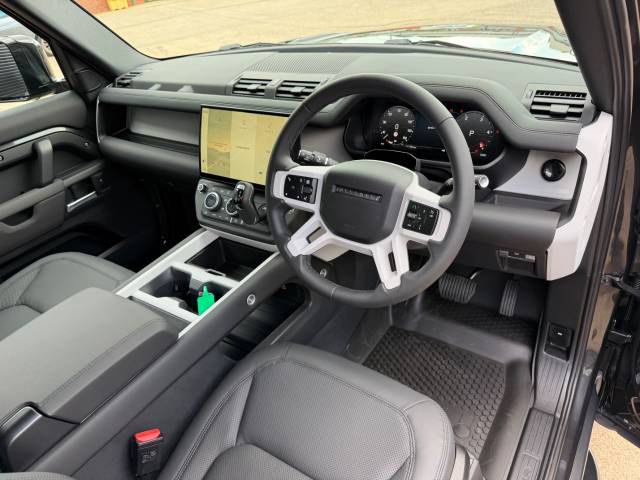 2026 Land Rover Defender Defender 90 3.0 D250 X-Dynamic SE MHEV Hard Top SUV Auto Hard Top Commercial 2026 26