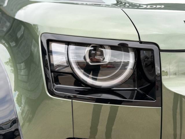 2026 Land Rover Defender 2026MY Defender 110 D350 X-Dynamic HSE 3.0 Commercial MA-SV Styling Pack