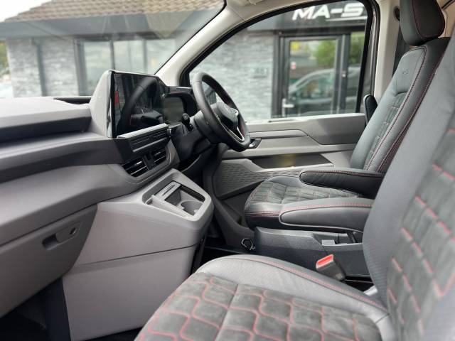 2026 Volkswagen Transporter 2.0 TDI 150 Commerce Pro Kombi Van 4MOTION Auto