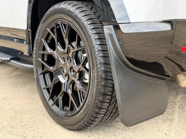 2026 Land Rover Defender 90 3.0 D250 Hard Top S Auto (Bespoke Styling)