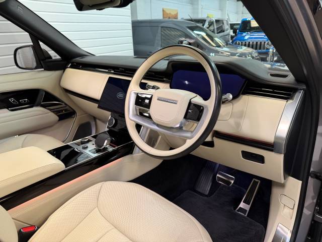 2022 Land Rover Range Rover 4.4 P530 V8 Autobiography 4dr Auto