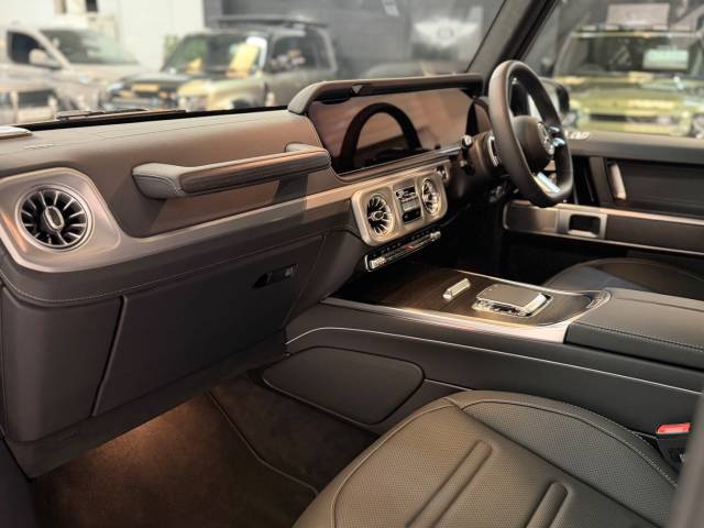 2026 Mercedes-Benz G Class 26/26 G WAGON G450d MHEV 3.0 AMG Line Night Pack (Premium Plus)