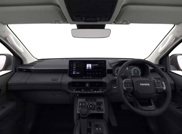 2026 Toyota Hilux 2.8 D-4D-h Invincible Auto AWD Euro 6 4dr
