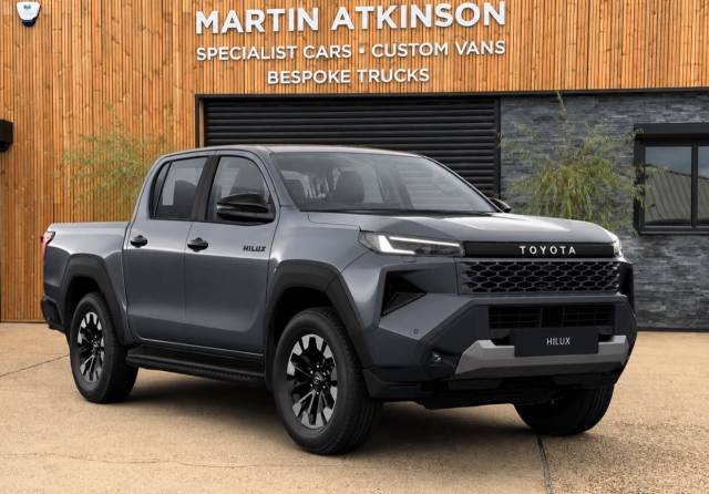 2026 Toyota Hilux 2.8 D-4D-h Invincible Auto AWD Euro 6 4dr