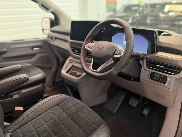 2026 Volkswagen Transporter 2.0 TDI 150 Commerce Pro LWB Kombi Van 4M Auto [5+]