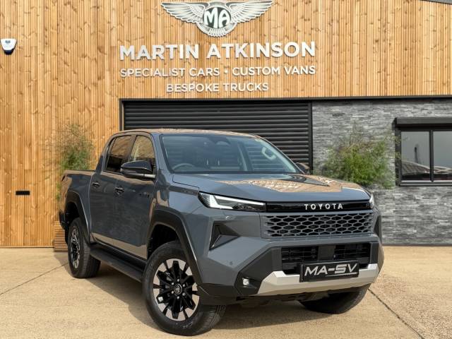 2026 Toyota Hilux 2.8 D-4D-h Invincible Auto AWD Euro 6 4dr
