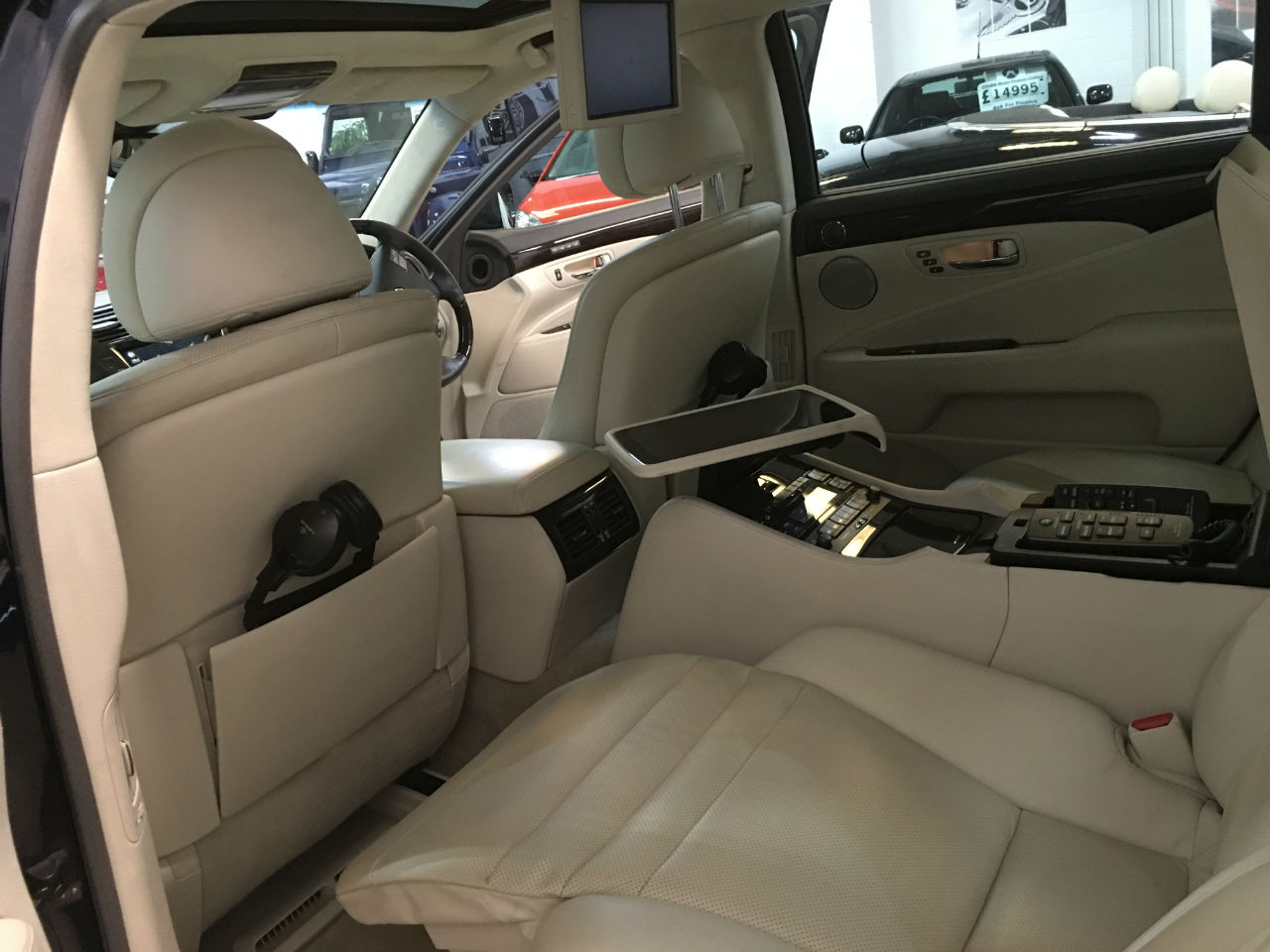 Lexus LS 600hL 5.0 V8 4dr CVT Auto (RSR) Rear Relaxation Pack Saloon Hybrid Dark Blue Pearl