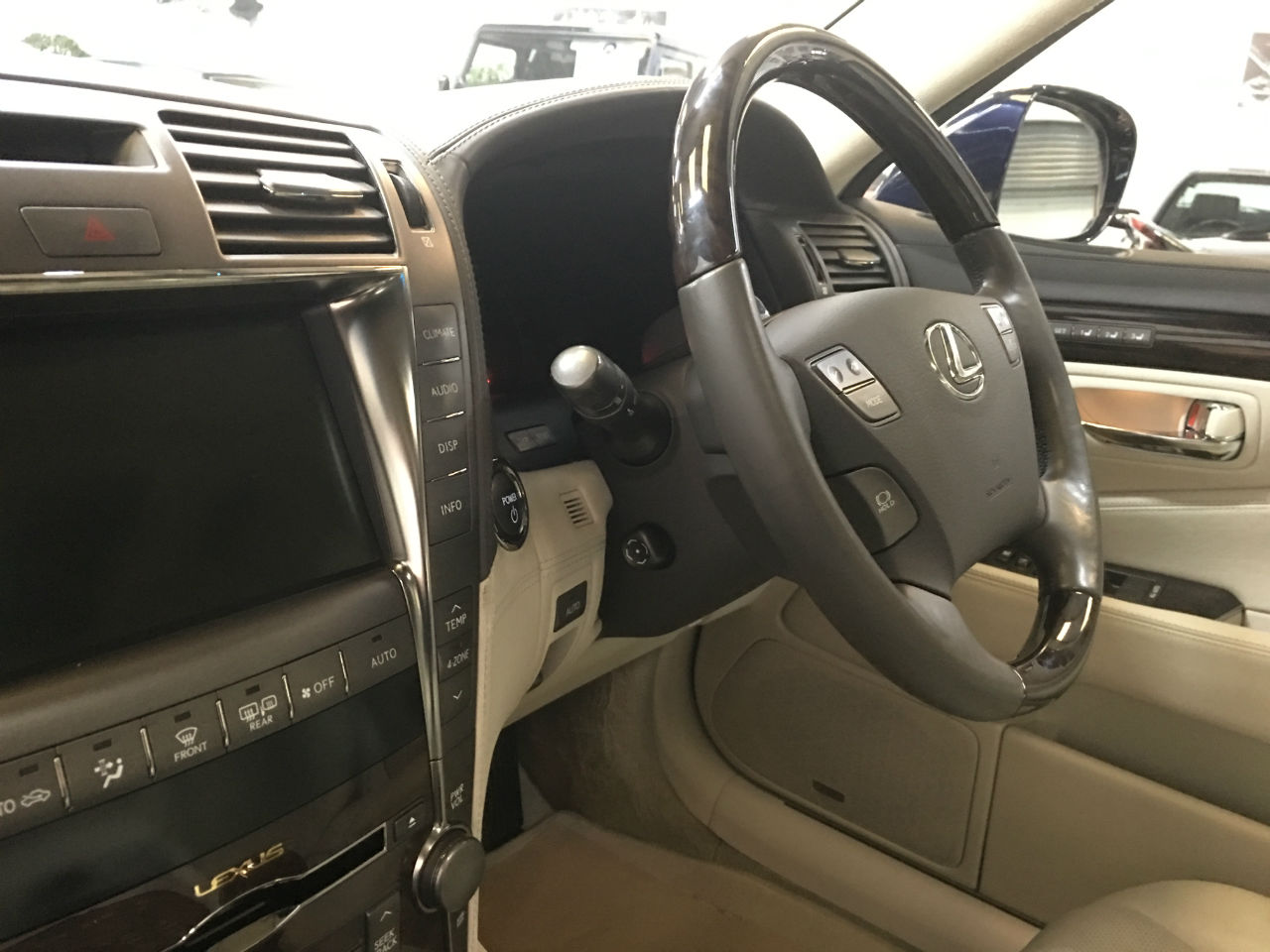 Lexus LS 600hL 5.0 V8 4dr CVT Auto (RSR) Rear Relaxation Pack Saloon Hybrid Dark Blue Pearl