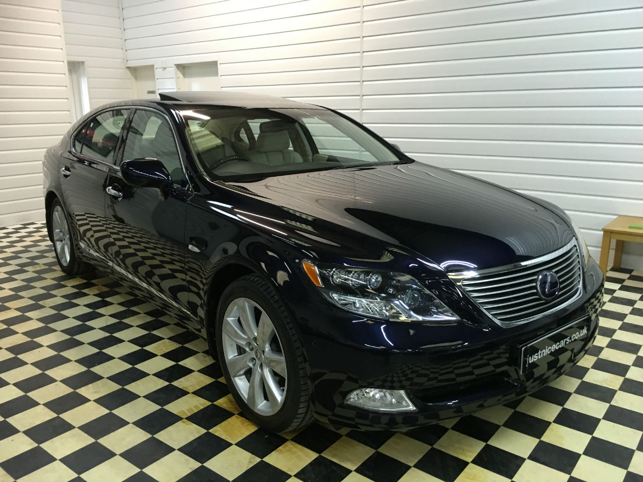Lexus LS 600hL 5.0 V8 4dr CVT Auto (RSR) Rear Relaxation Pack Saloon Hybrid Dark Blue Pearl