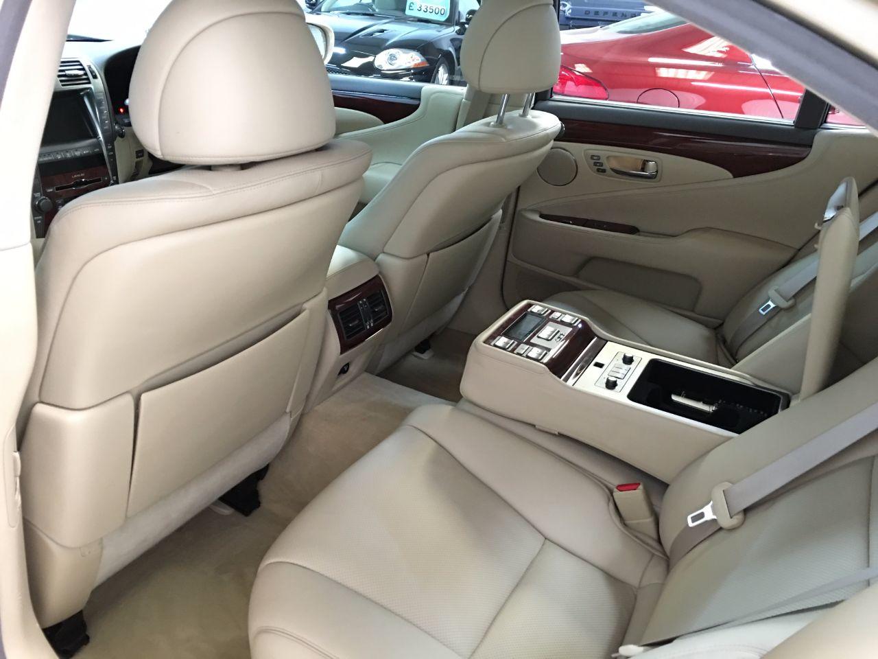 Lexus LS 460 4.6 V8 SE 4dr Automatic Saloon Petrol Amberley Gold Pearl