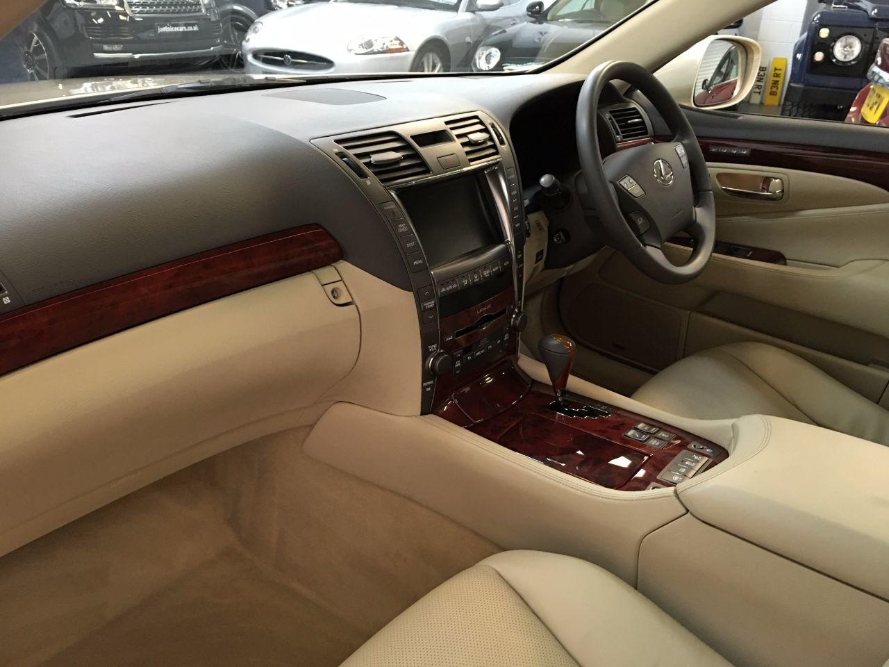 Lexus LS 460 4.6 V8 SE 4dr Automatic Saloon Petrol Amberley Gold Pearl