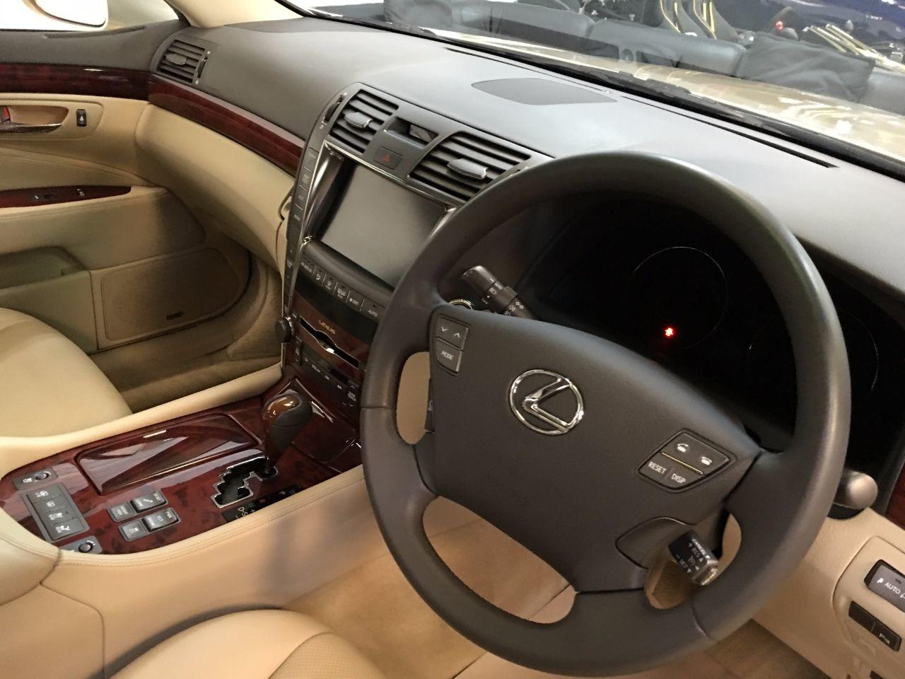 Lexus LS 460 4.6 V8 SE 4dr Automatic Saloon Petrol Amberley Gold Pearl
