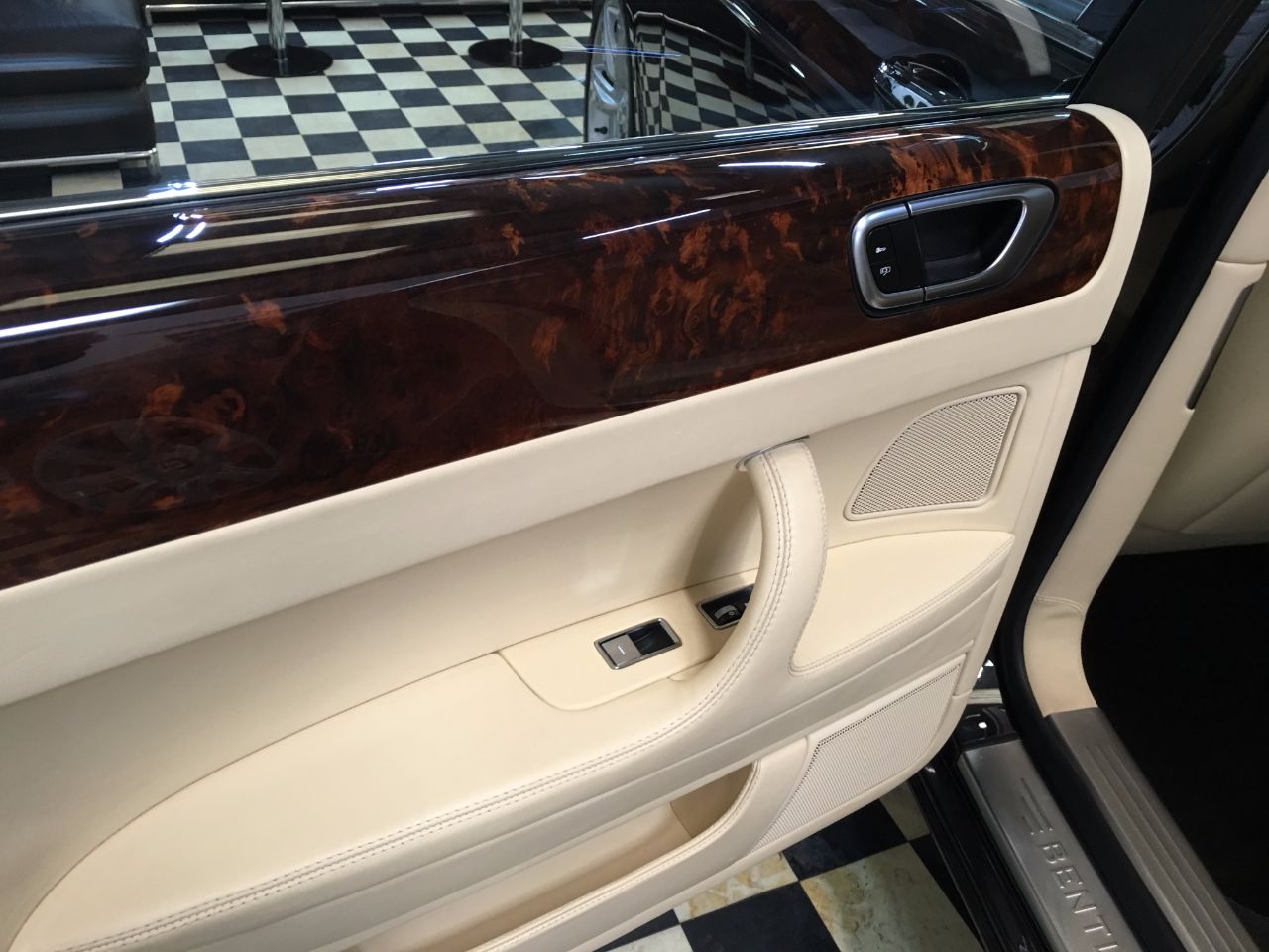 Bentley Continental Flying Spur 6.0 W12 4dr Auto Saloon Petrol Black