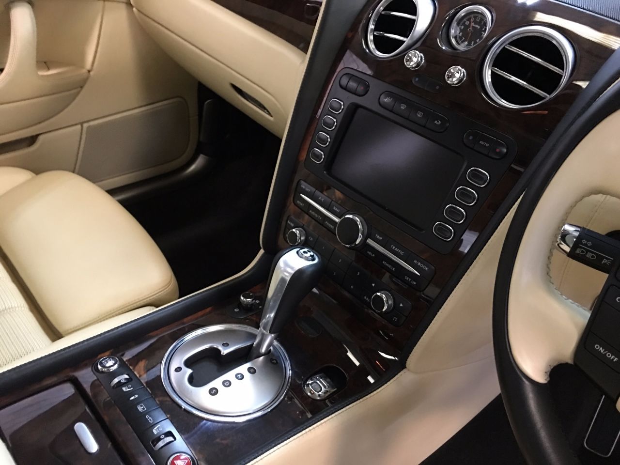 Bentley Continental Flying Spur 6.0 W12 4dr Auto Saloon Petrol Black