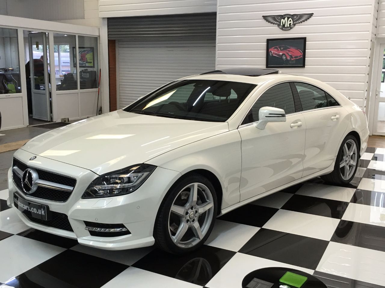 Mercedes-Benz CLS 3.0 CLS350 V6 CDI BlueEFFICIENCY AMG Sport 4dr Tip Auto Coupe Diesel Diamond White Pearl Metallic