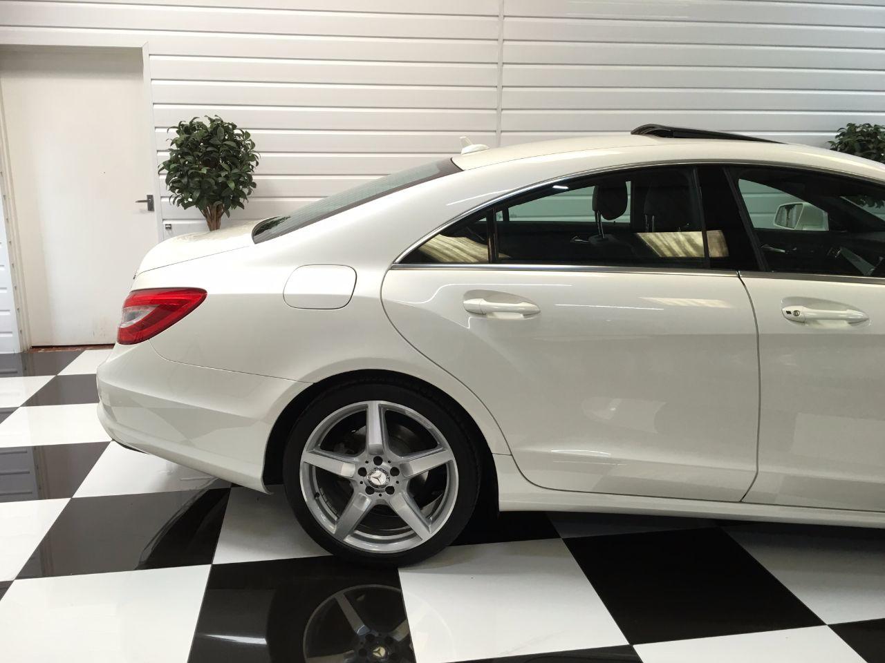 Mercedes-Benz CLS 3.0 CLS350 V6 CDI BlueEFFICIENCY AMG Sport 4dr Tip Auto Coupe Diesel Diamond White Pearl Metallic