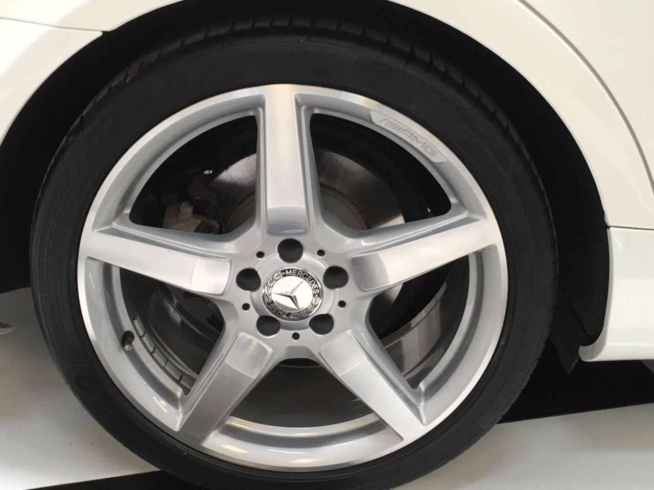 Mercedes-Benz CLS 3.0 CLS350 V6 CDI BlueEFFICIENCY AMG Sport 4dr Tip Auto Coupe Diesel Diamond White Pearl Metallic