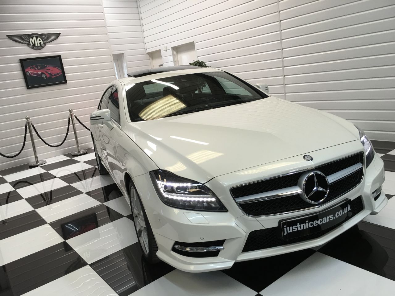 Mercedes-Benz CLS 3.0 CLS350 V6 CDI BlueEFFICIENCY AMG Sport 4dr Tip Auto Coupe Diesel Diamond White Pearl Metallic