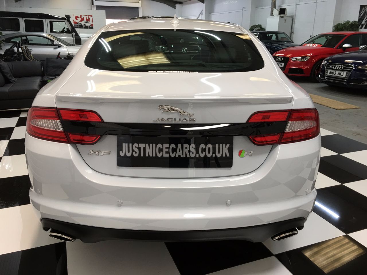 Jaguar XF 3.0d V6 R-Sport Black LE 4dr Auto 240BHP~BIG SPEC~ Saloon Diesel Glacier White