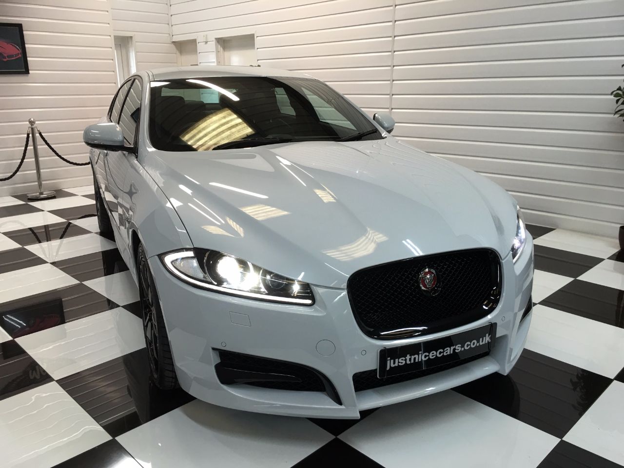 Jaguar XF 3.0d V6 R-Sport Black LE 4dr Auto 240BHP~BIG SPEC~ Saloon Diesel Glacier White