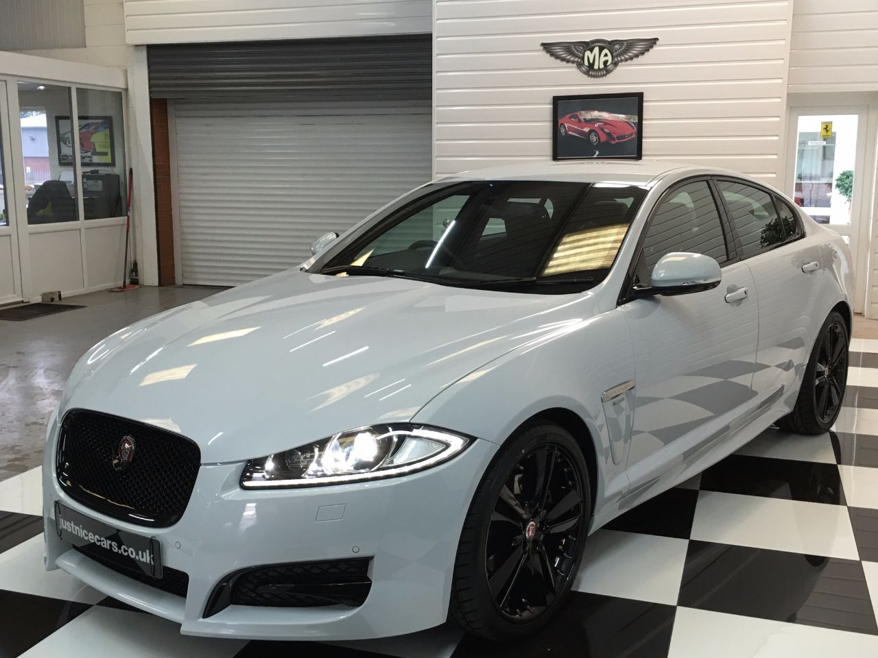 Jaguar XF 3.0d V6 R-Sport Black LE 4dr Auto 240BHP~BIG SPEC~ Saloon Diesel Glacier White