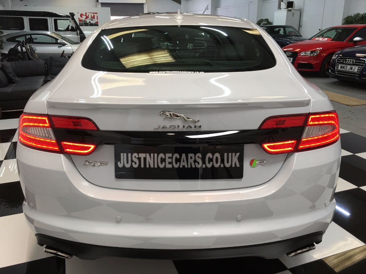 Jaguar XF 3.0d V6 R-Sport Black LE 4dr Auto 240BHP~BIG SPEC~ Saloon Diesel Glacier White