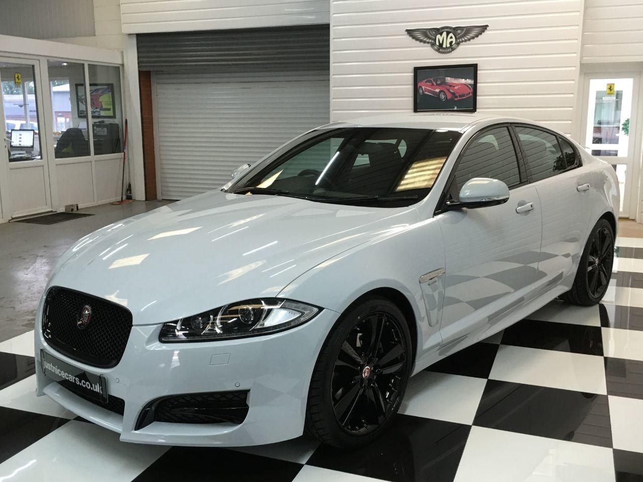 Jaguar XF 3.0d V6 R-Sport Black LE 4dr Auto 240BHP~BIG SPEC~ Saloon Diesel Glacier White