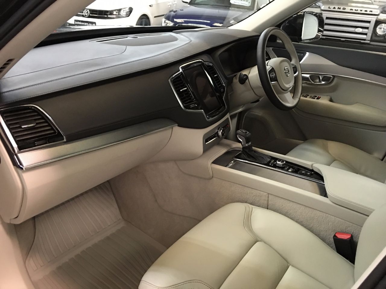 Volvo XC90 2.0 D5 Inscription 5dr AWD Geartronic Estate Diesel Maple Brown Pearl