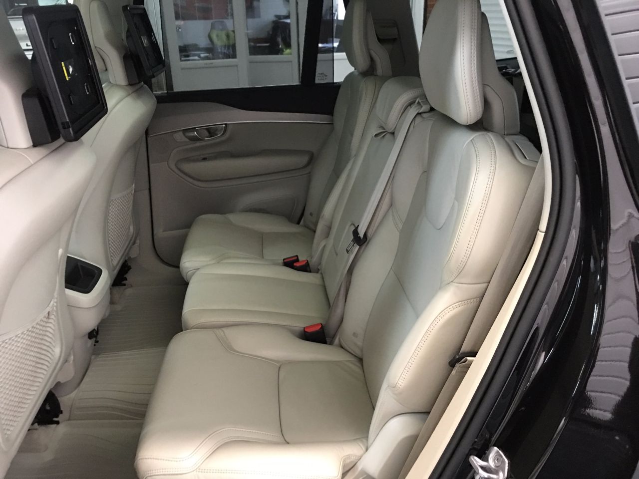 Volvo XC90 2.0 D5 Inscription 5dr AWD Geartronic Estate Diesel Maple Brown Pearl