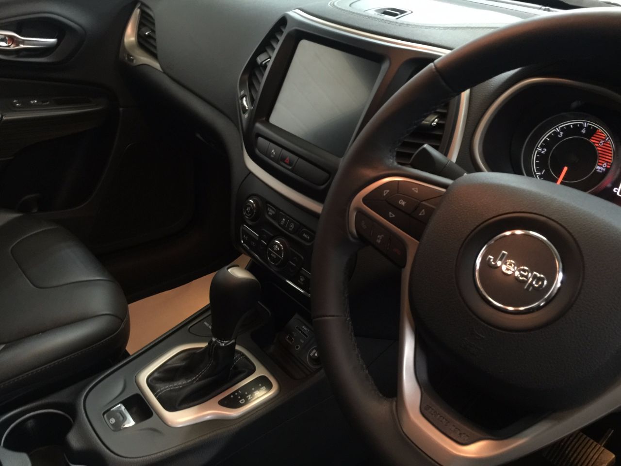 Jeep Cherokee 2.2 Multijet 200 Night Eagle 5dr Auto Estate Diesel Grey