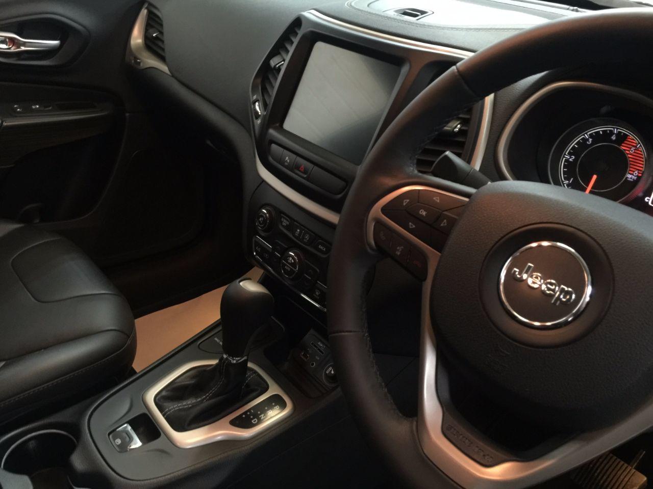 Jeep Cherokee 2.2 Multijet 200 Night Eagle 5dr Auto Estate Diesel Grey