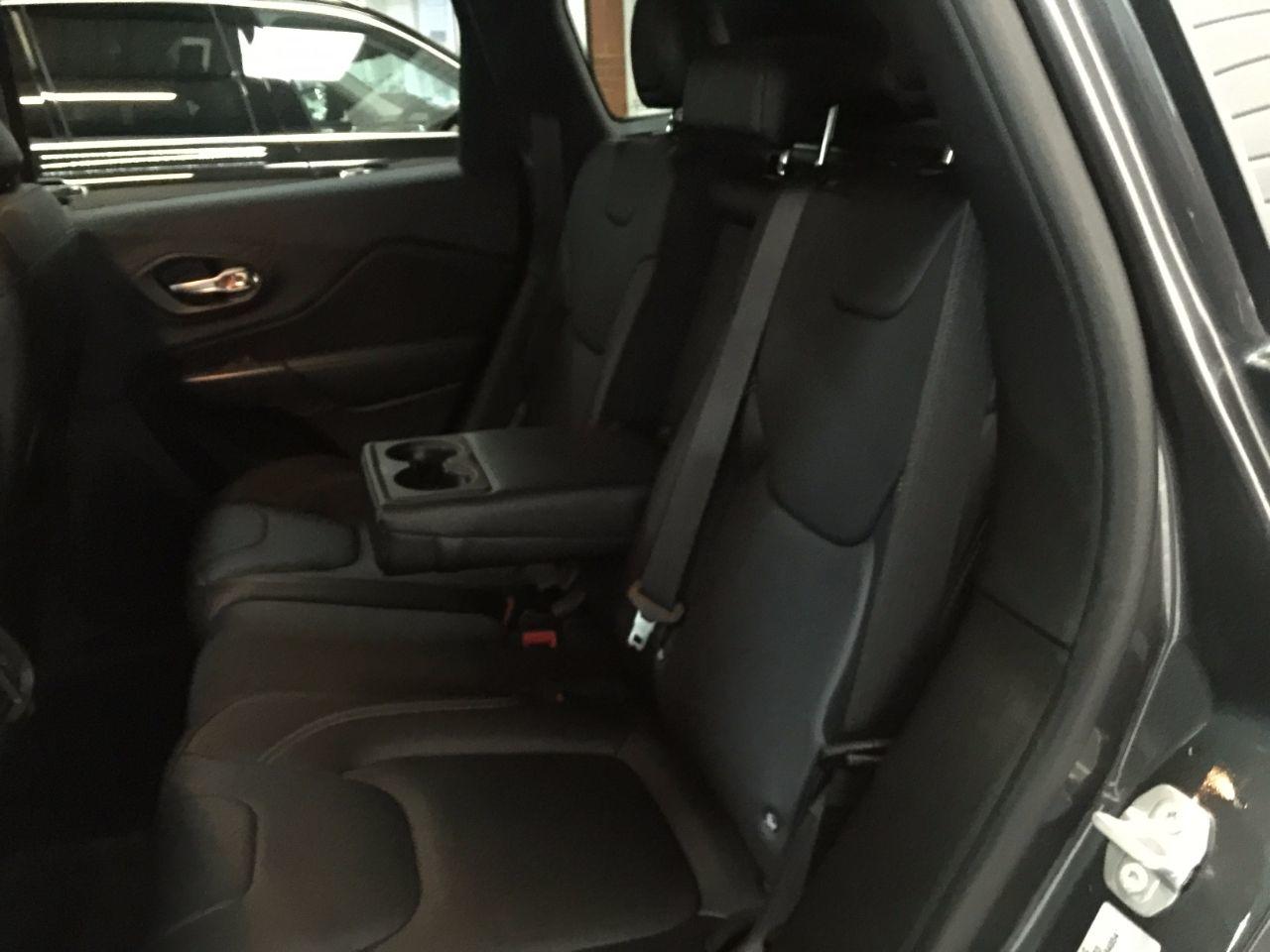 Jeep Cherokee 2.2 Multijet 200 Night Eagle 5dr Auto Estate Diesel Grey