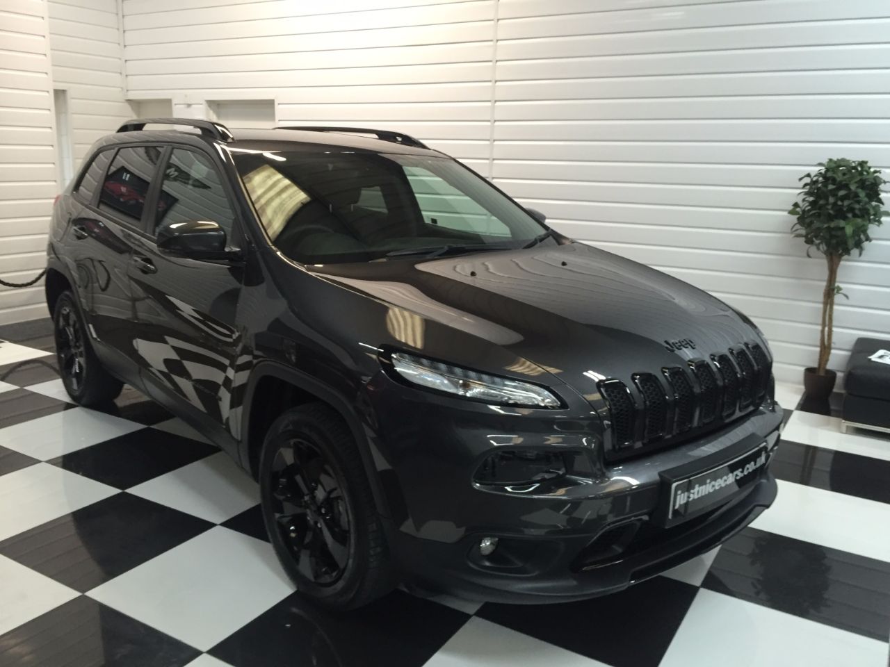 Jeep Cherokee 2.2 Multijet 200 Night Eagle 5dr Auto Estate Diesel Grey