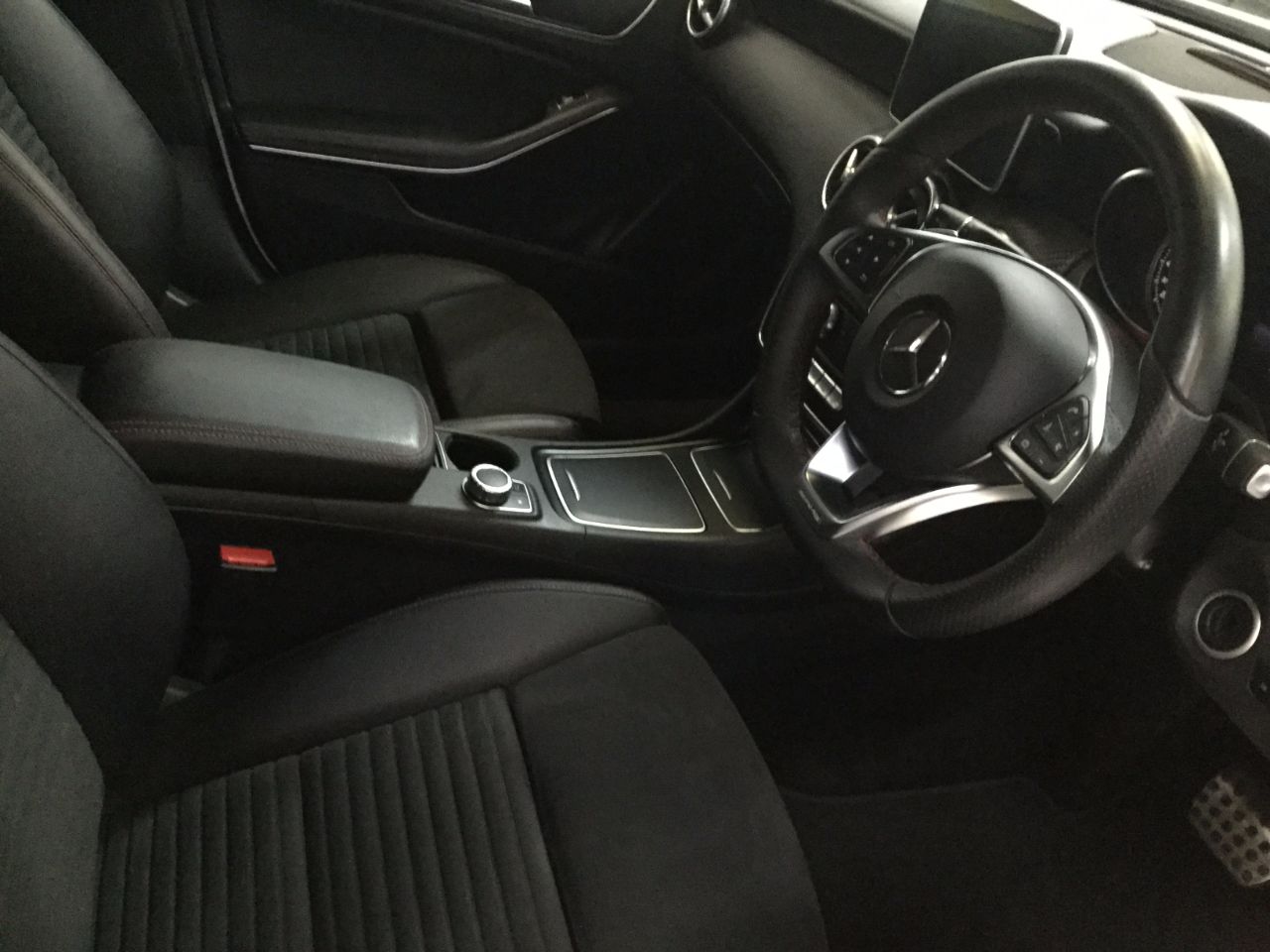 Mercedes-Benz A Class 1.5 A180d AMG Line Premium 5dr Auto SAT NAV~REVERSE CAMERA~ Hatchback Diesel Cirrus White