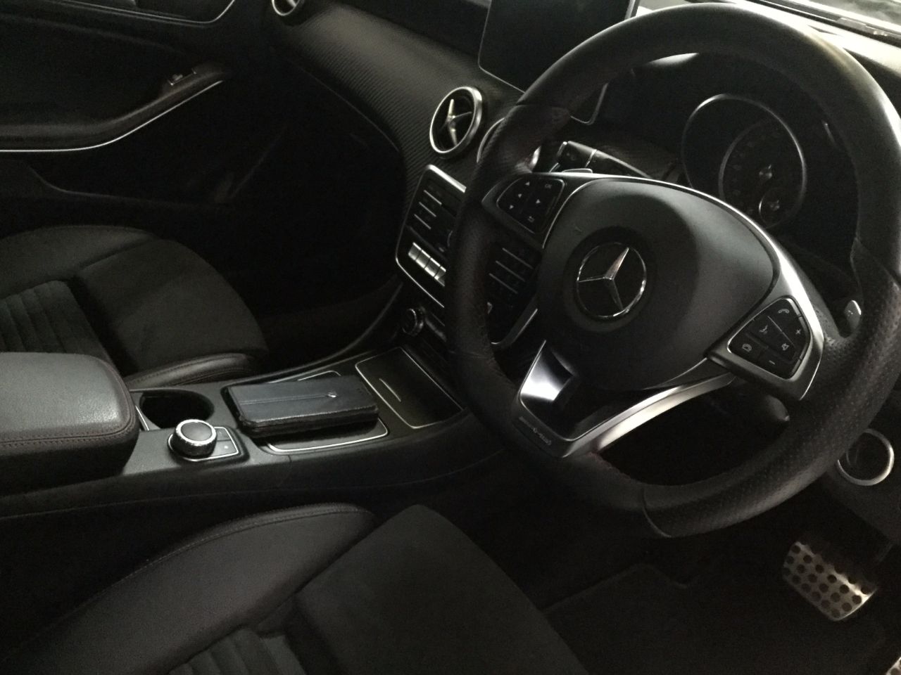 Mercedes-Benz A Class 1.5 A180d AMG Line Premium 5dr Auto SAT NAV~REVERSE CAMERA~ Hatchback Diesel Cirrus White