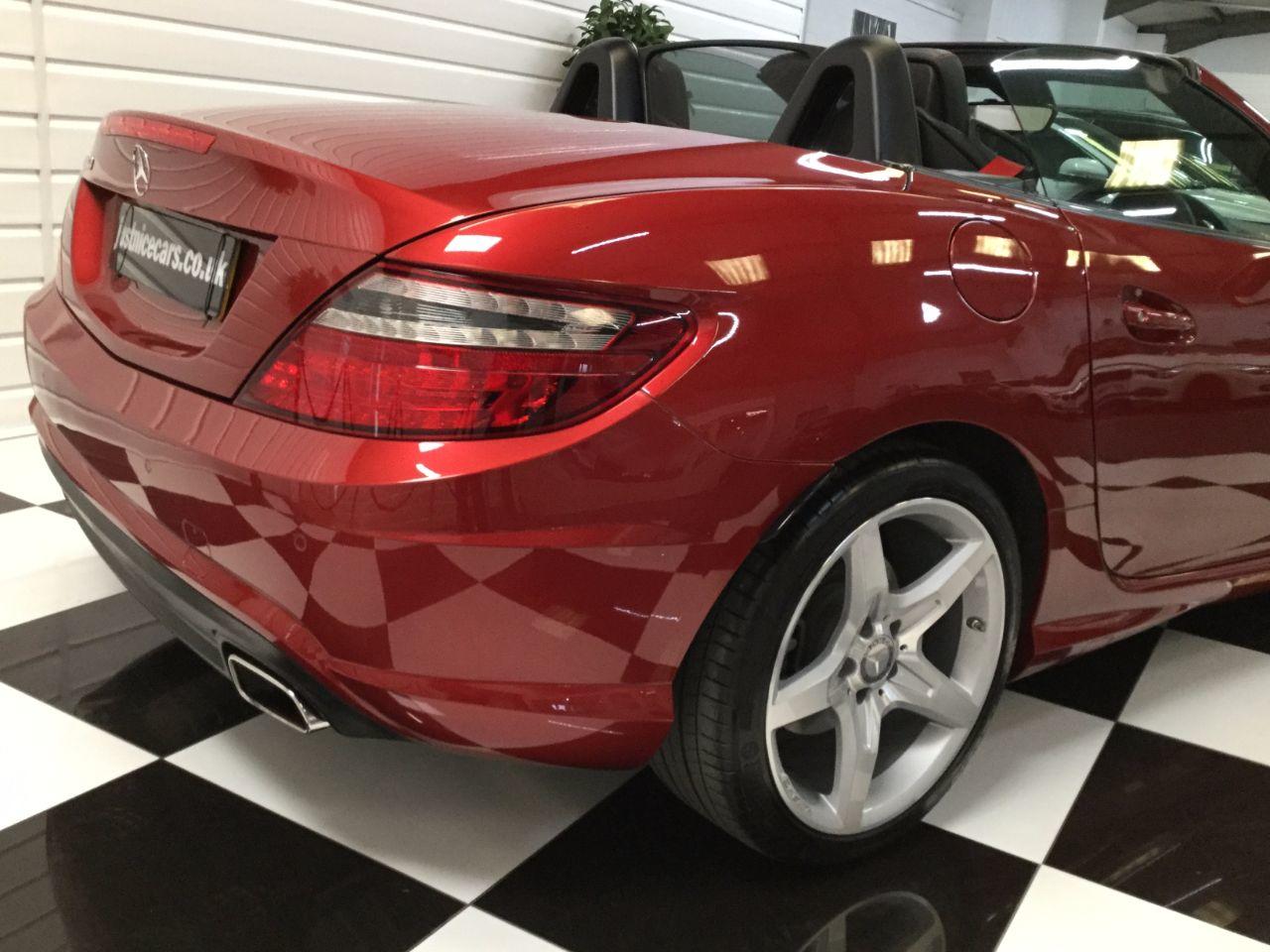 Mercedes-Benz SLK SLK 200 2.0 9G-Tronic AMG Sport 2dr Tip Auto Convertible Petrol Hyacinth Red