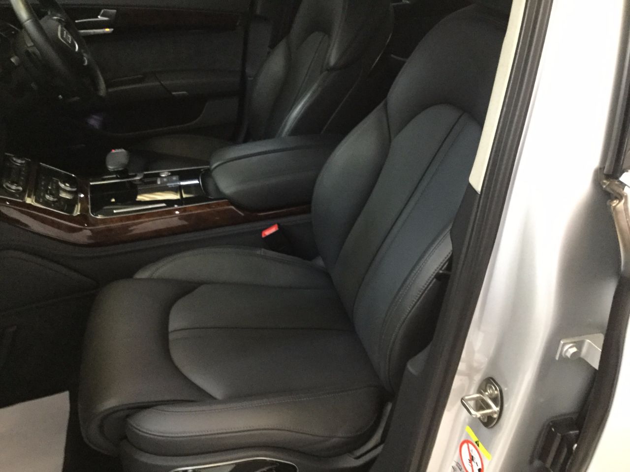 Audi A8 4.2 V8 TDi Quattro SE 4dr Tip Auto 350BHP Saloon Diesel Silver
