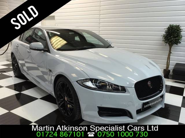 Jaguar XF 3.0d V6 R-Sport Black LE 4dr Auto 240BHP~BIG SPEC~ Saloon Diesel Glacier White