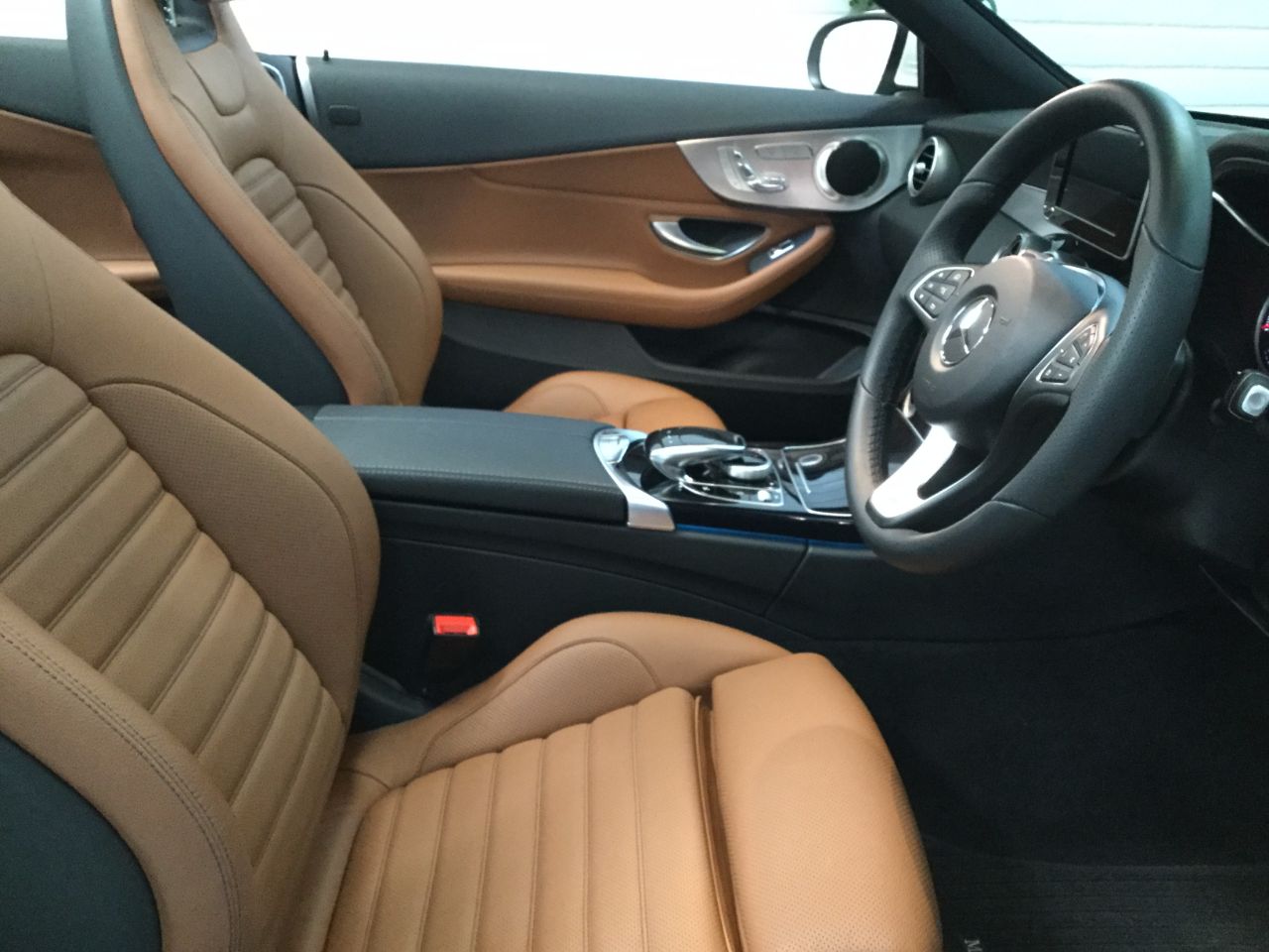 Mercedes-Benz C Class C200 Sport 2.0 9G-Tronic Automatic Convertible Petrol White