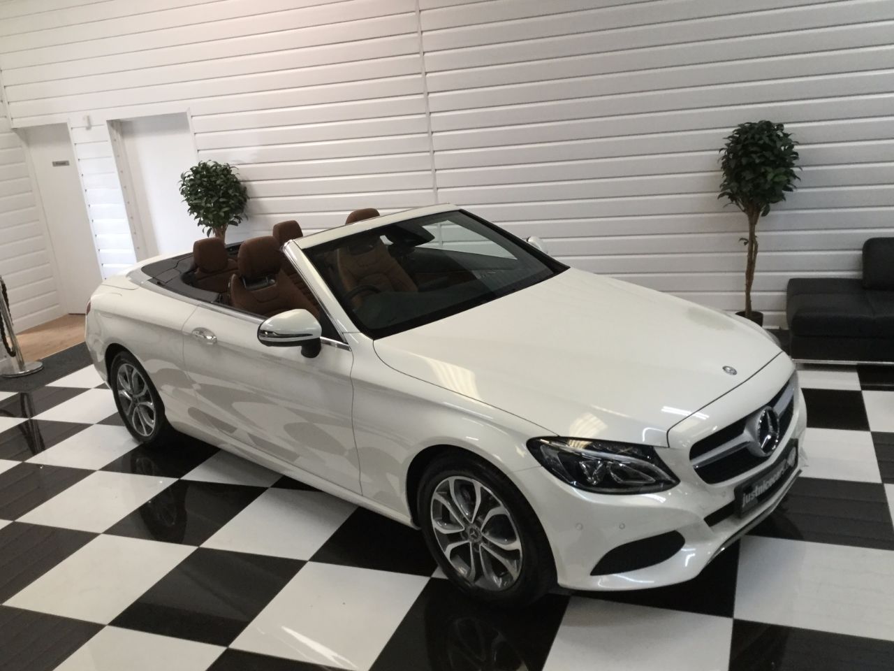 Mercedes-Benz C Class C200 Sport 2.0 9G-Tronic Automatic Convertible Petrol White