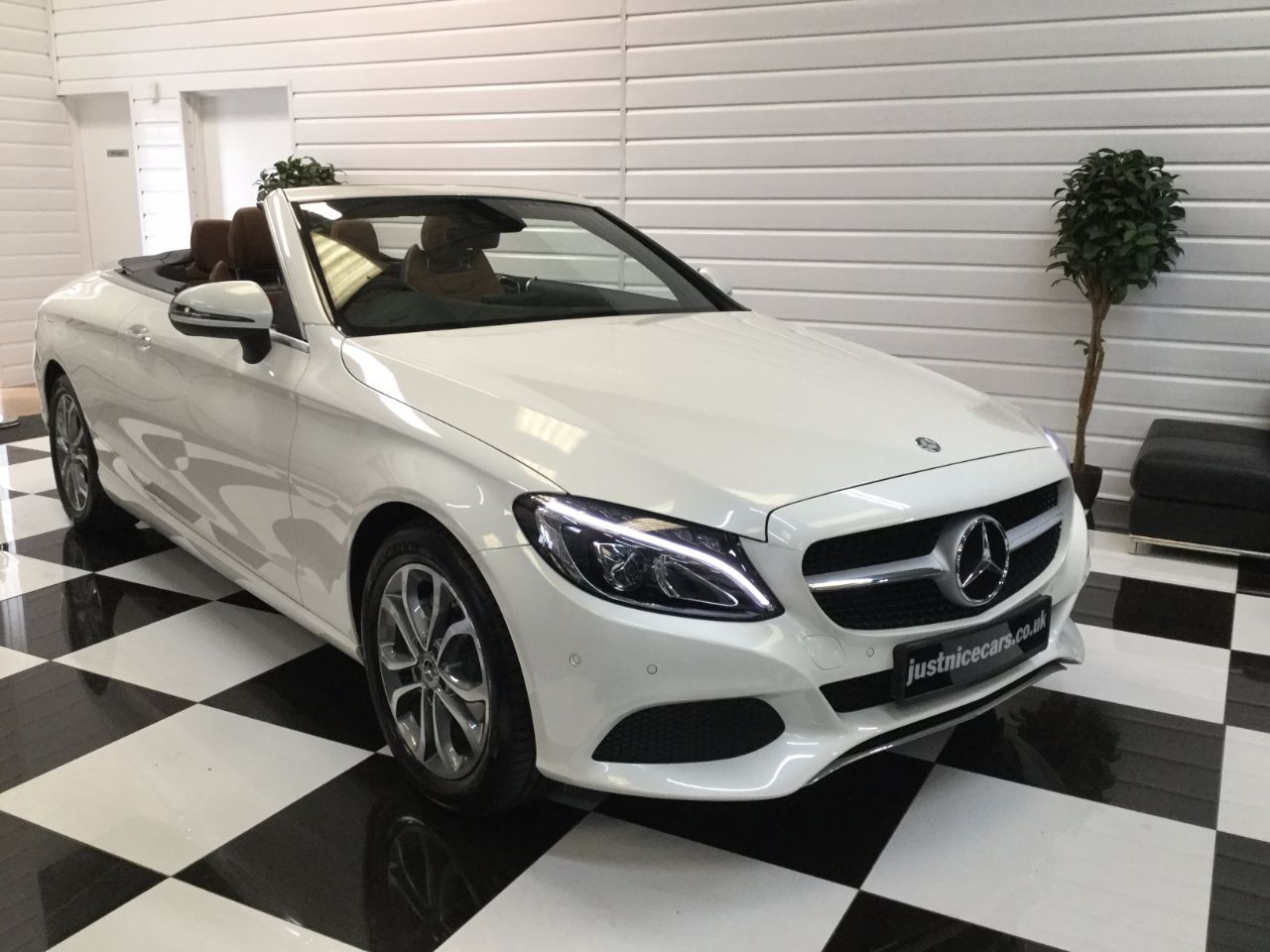 Mercedes-Benz C Class C200 Sport 2.0 9G-Tronic Automatic Convertible Petrol White
