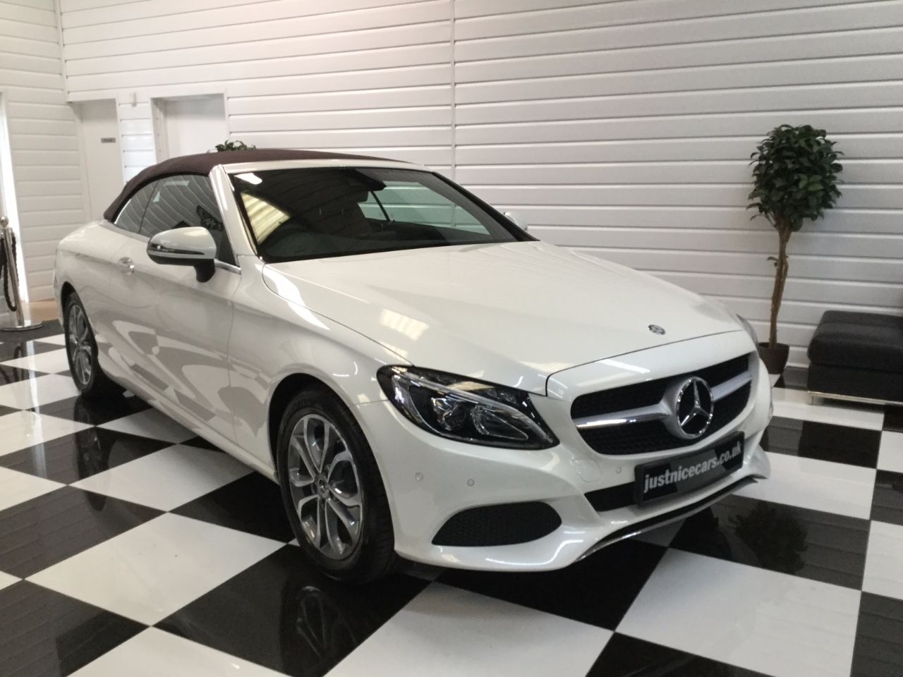 Mercedes-Benz C Class C200 Sport 2.0 9G-Tronic Automatic Convertible Petrol White