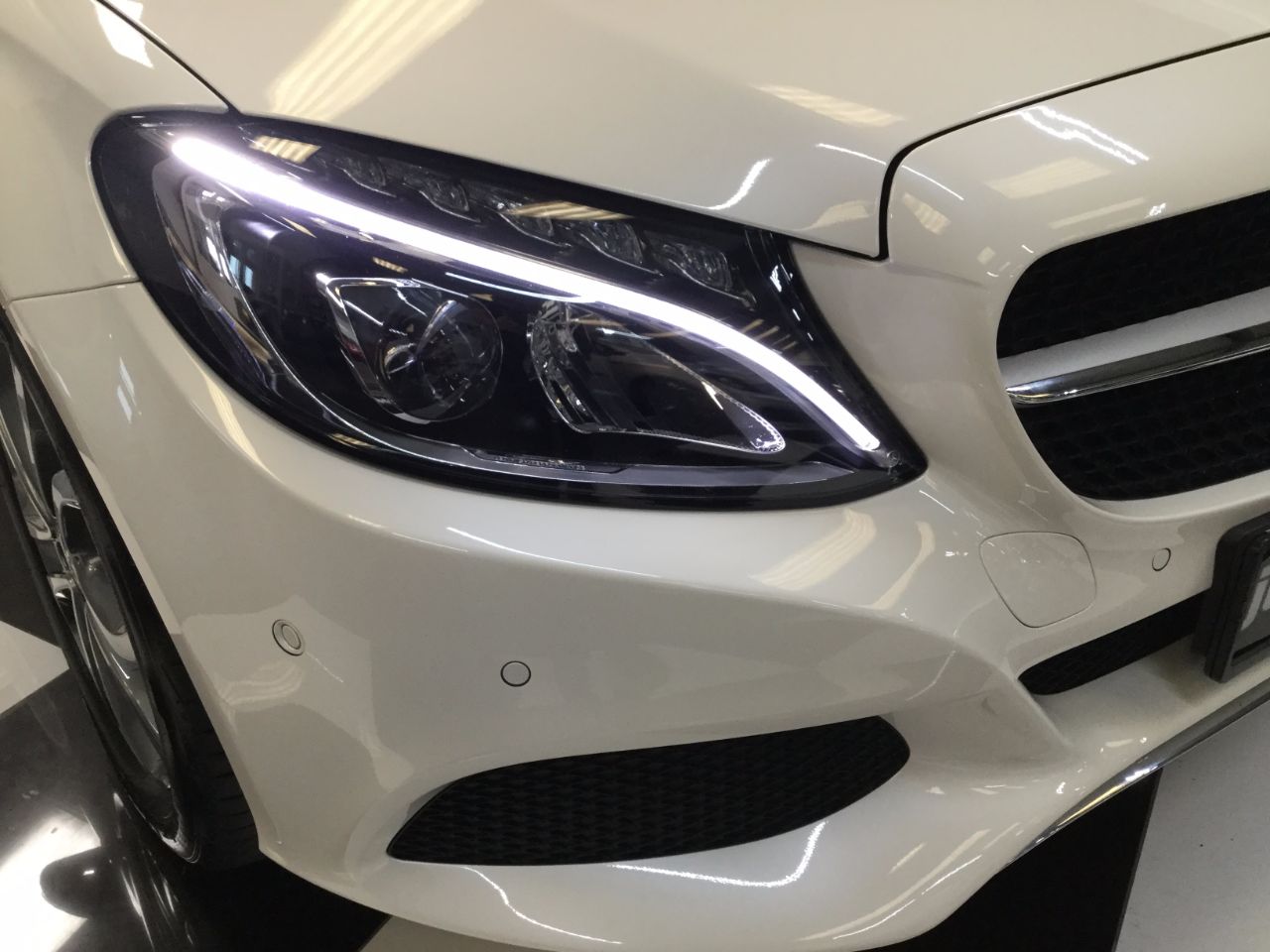 Mercedes-Benz C Class C200 Sport 2.0 9G-Tronic Automatic Convertible Petrol White