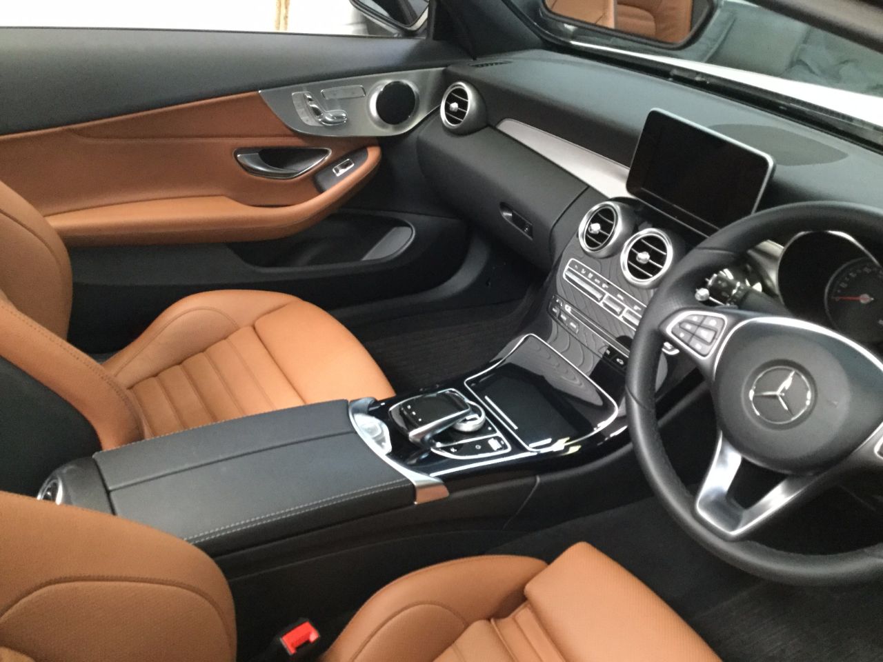 Mercedes-Benz C Class C200 Sport 2.0 9G-Tronic Automatic Convertible Petrol White