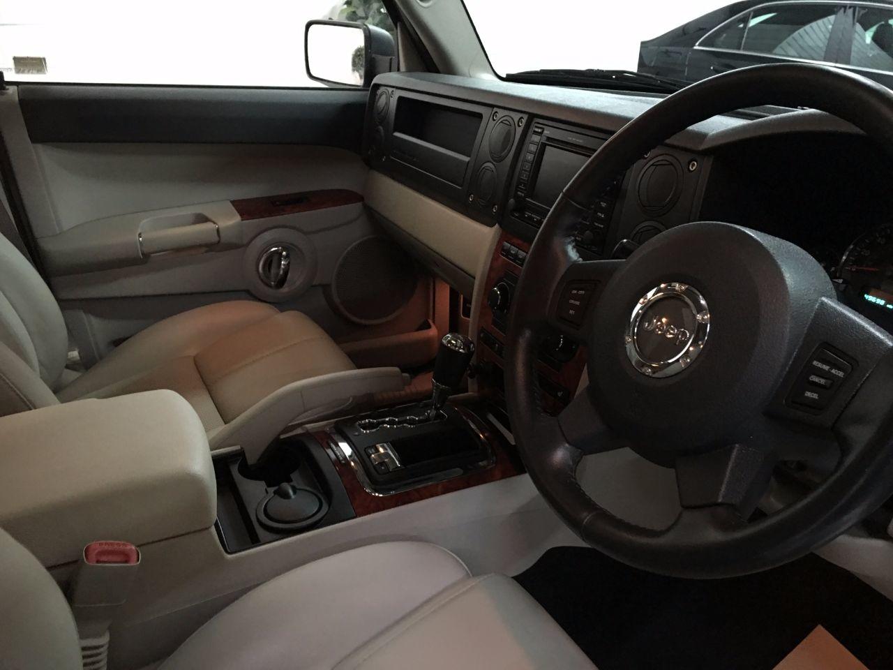 Jeep Commander 5.7 V8 Limited 5dr Automatic 7 Seater Estate Petrol Grey Metallic
