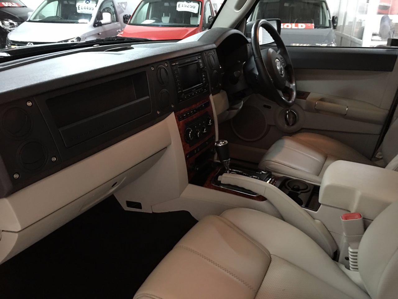 Jeep Commander 5.7 V8 Limited 5dr Automatic 7 Seater Estate Petrol Grey Metallic