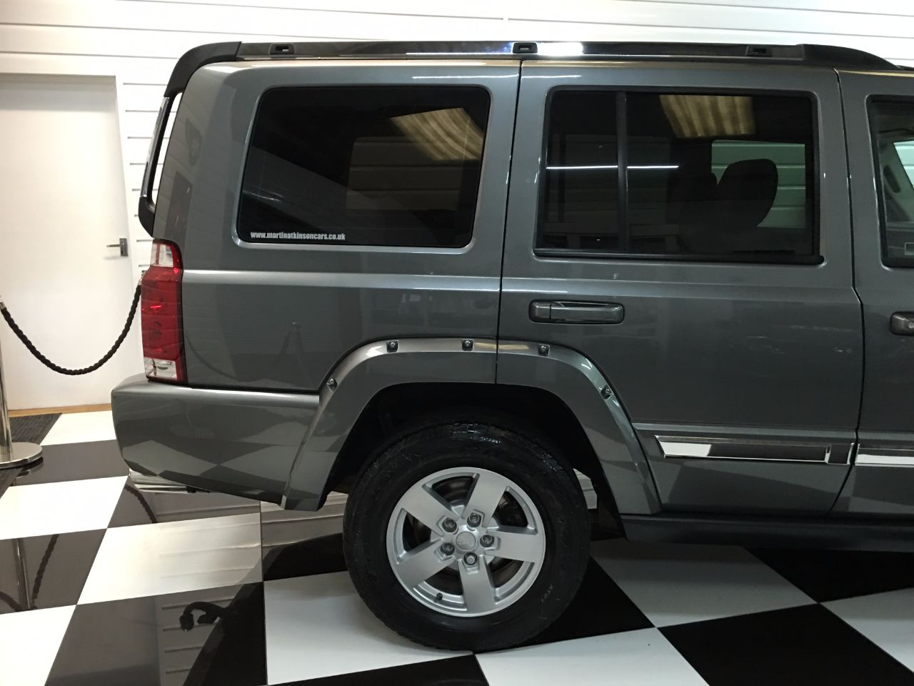 Jeep Commander 5.7 V8 Limited 5dr Automatic 7 Seater Estate Petrol Grey Metallic
