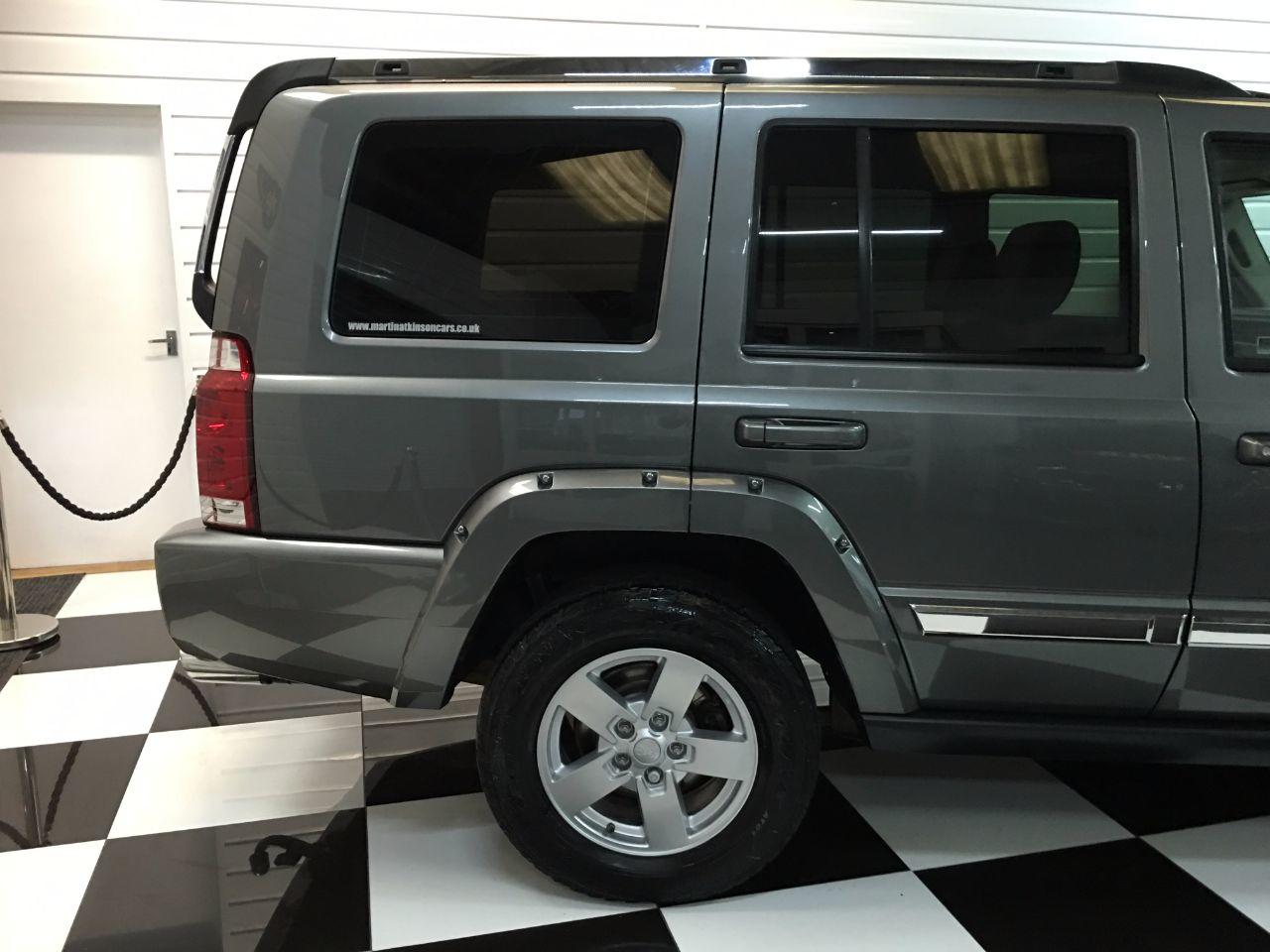 Jeep Commander 5.7 V8 Limited 5dr Automatic 7 Seater Estate Petrol Grey Metallic