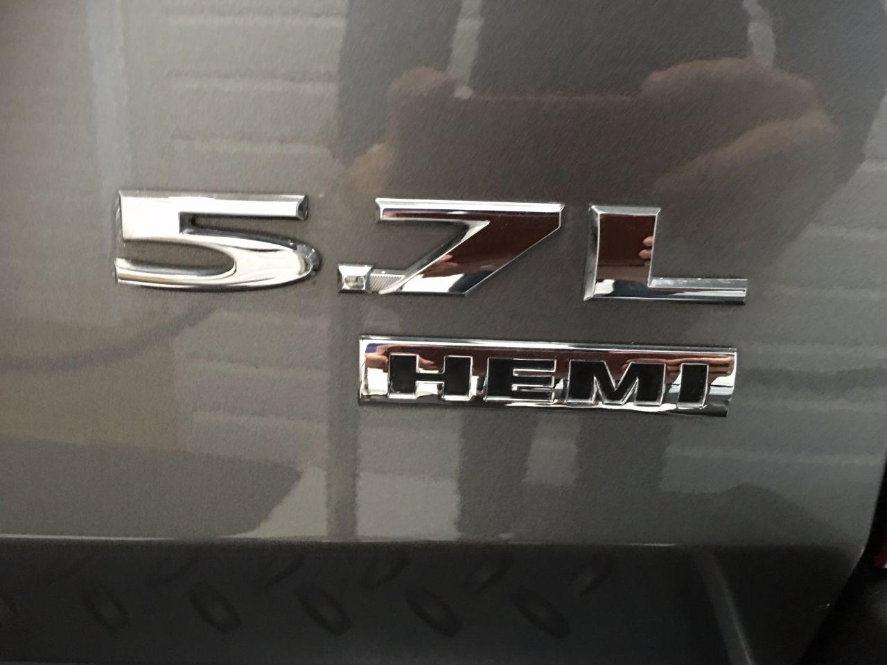 Jeep Commander 5.7 V8 Limited 5dr Automatic 7 Seater Estate Petrol Grey Metallic